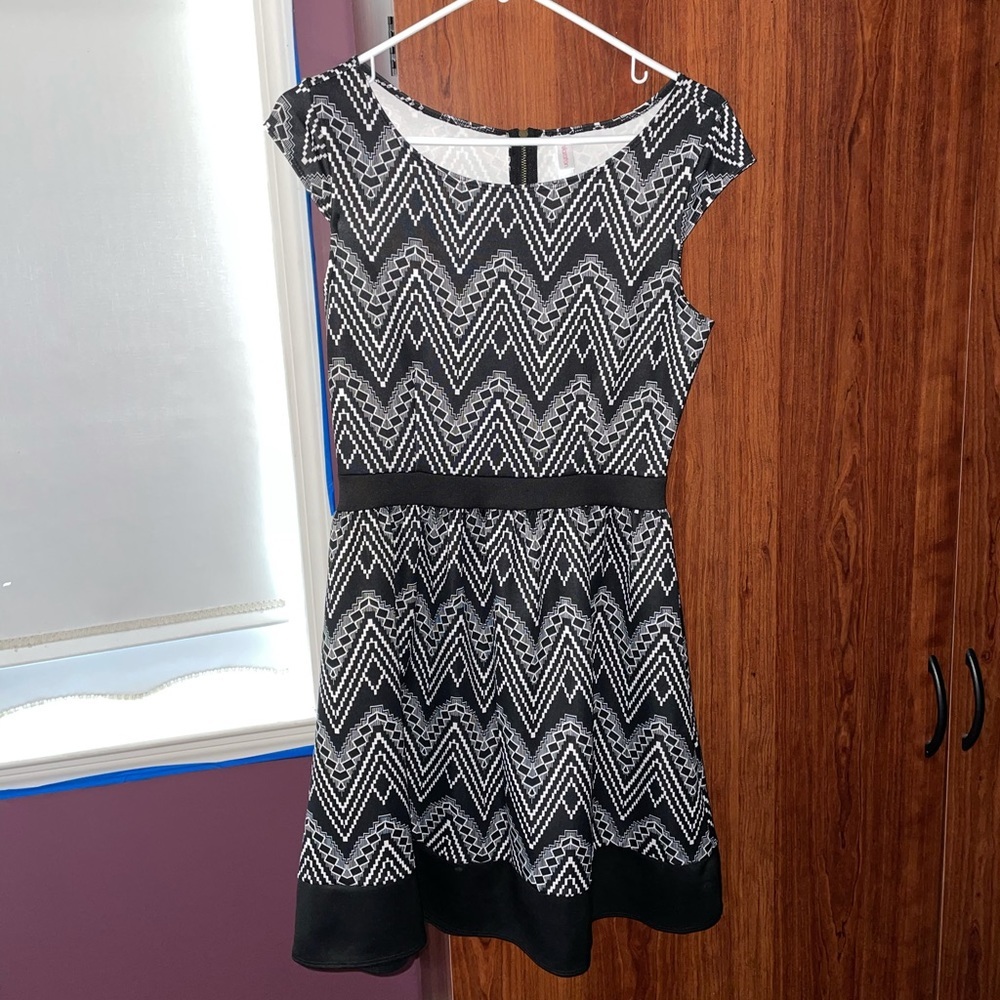 Xhilaration Black and White Dress